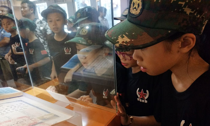 孩子們求知心切