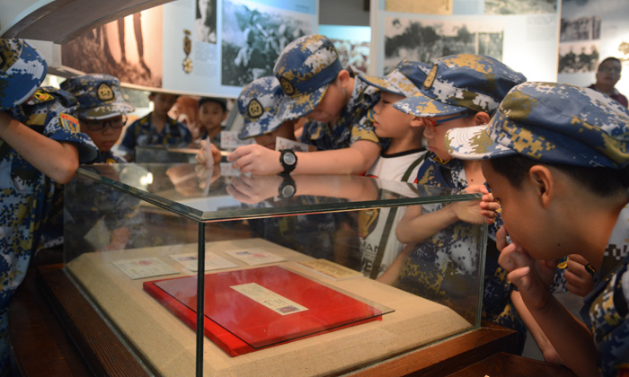 黃埔軍旅青少年軍事夏令營增強孩子意志品質(zhì)