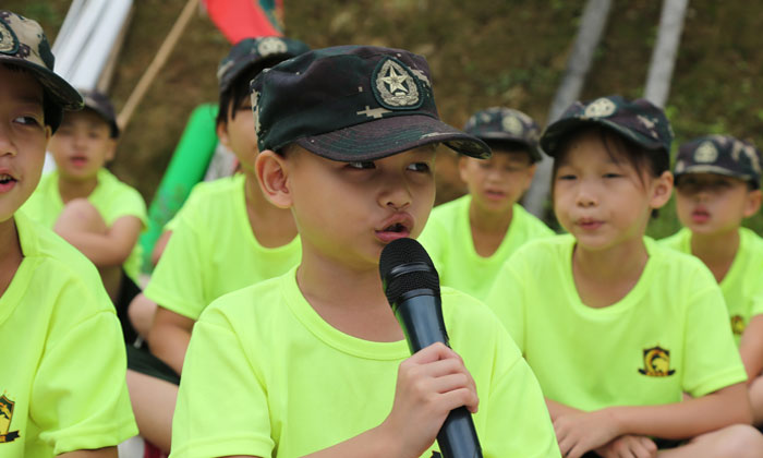 黃埔軍事拓展訓(xùn)練營讓孩子學(xué)會獨立