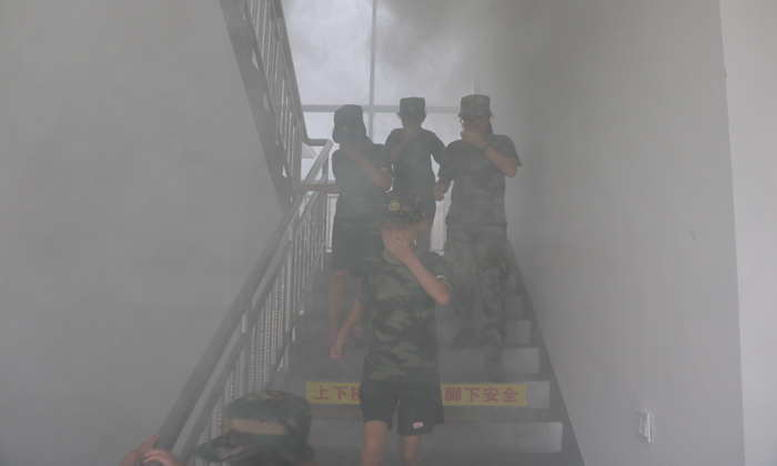 黃埔軍旅冬令營讓孩子養(yǎng)成好習(xí)慣