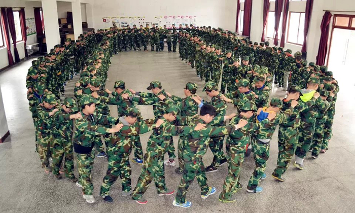黃埔軍旅訓(xùn)練營(yíng)讓孩子變得堅(jiān)強(qiáng)而富有韌性