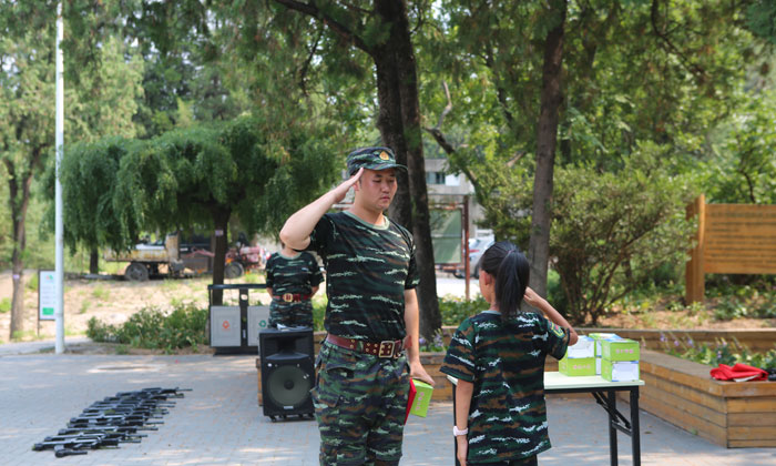 黃埔軍事體驗教育夏令營提升孩子綜合素質(zhì)