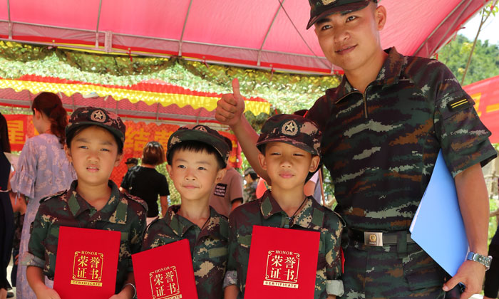 來黃埔軍旅軍事少年夏令營度過有意義的假期