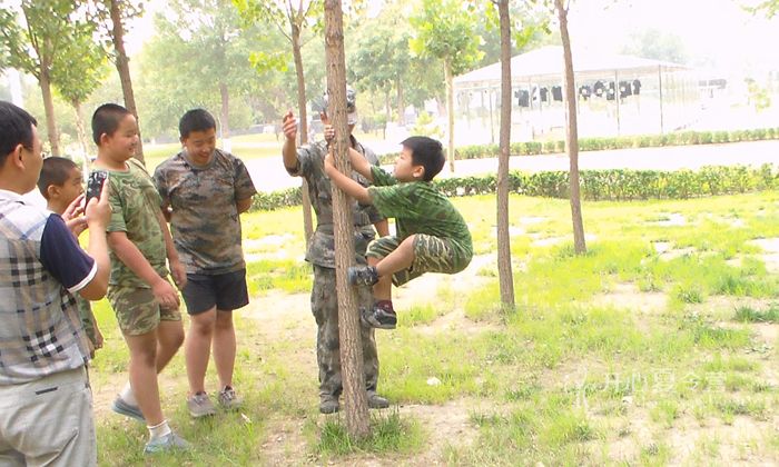 黃埔軍旅軍事拓展夏令營(yíng)培養(yǎng)孩子優(yōu)秀品質(zhì)