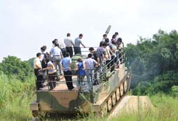 體驗(yàn)坦克