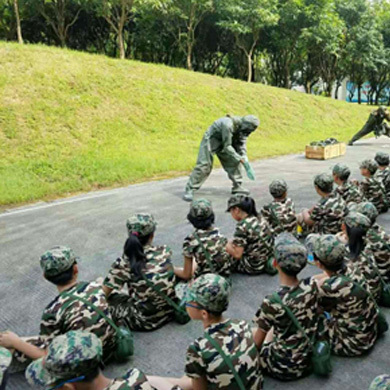 軍事加游學(xué)讓你體驗(yàn)另類假期