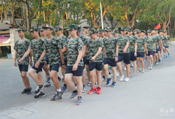 廣州軍事夏令營通過三周時間讓孩子得到改變