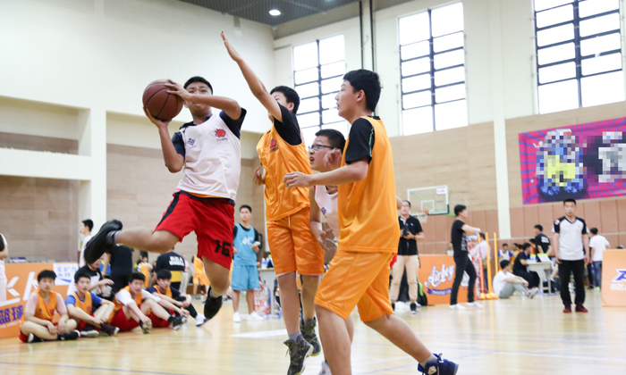 華南NBA籃球訓(xùn)練營帶你體驗(yàn)原汁原味的美式訓(xùn)練.jpg