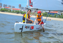  參加海南戶外挑戰(zhàn)夏令營，感受海邊的涼爽