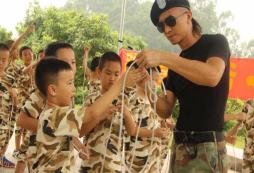 華南軍事夏令營活動的特點是什么？