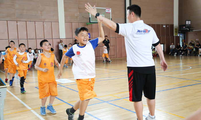 7-9歲的孩子適合參加華南籃球訓(xùn)練營(yíng)嗎?.jpg