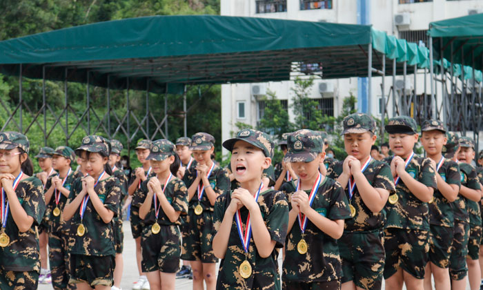 華南軍事夏令營(yíng)有哪些