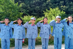 黃山中學(xué)生軍事夏令營給孩子的生活加點色彩