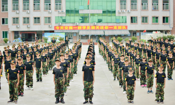 湖北軍事夏令營(yíng)費(fèi)用高不高