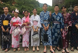 青少年參加日本游學(xué)照片見(jiàn)證孩子的成長(zhǎng)