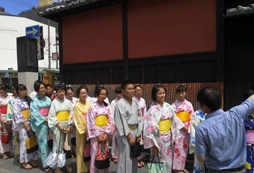 日本夏令營介紹日本的風俗民情