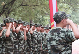 巨峰成長(zhǎng)軍事夏令營(yíng)給你一次真正軍人的體驗(yàn)
