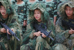 膽小的孩子可以參加巨峰成長(zhǎng)軍事夏令營(yíng)嗎？