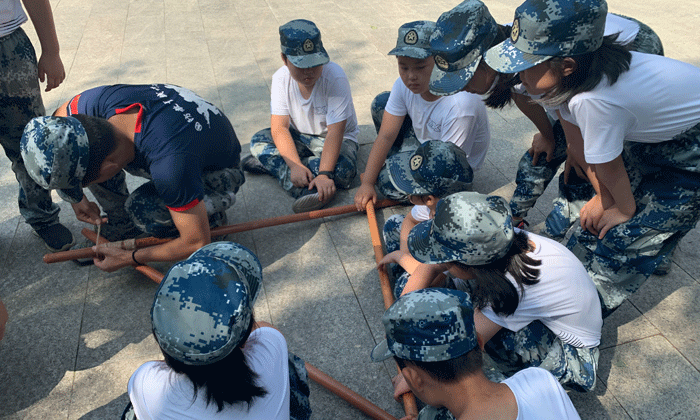 江蘇軍事夏令營(yíng).gif