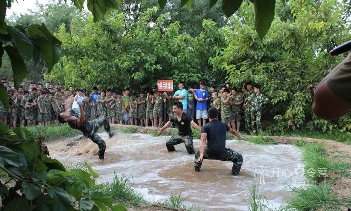 江蘇中學(xué)生軍事夏令營