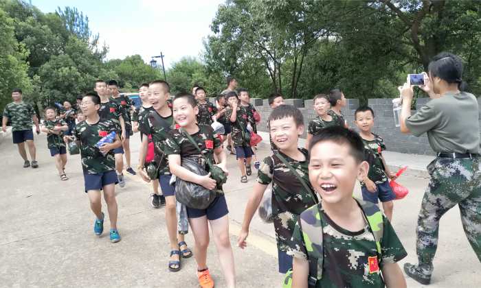 江西軍事夏令營(yíng)