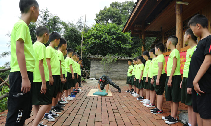 吉安暑假軍事夏令營給孩子全新的活動(dòng)體驗(yàn)