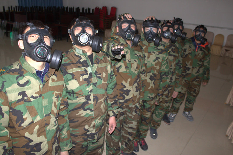 參加假日軍事夏令營感受與學校不同的素質(zhì)教育
