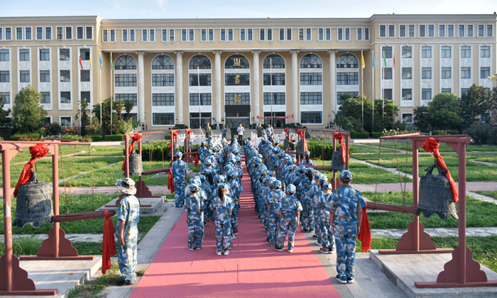 倔強孩子參加吉林軍事夏令營有作用嗎？.gif