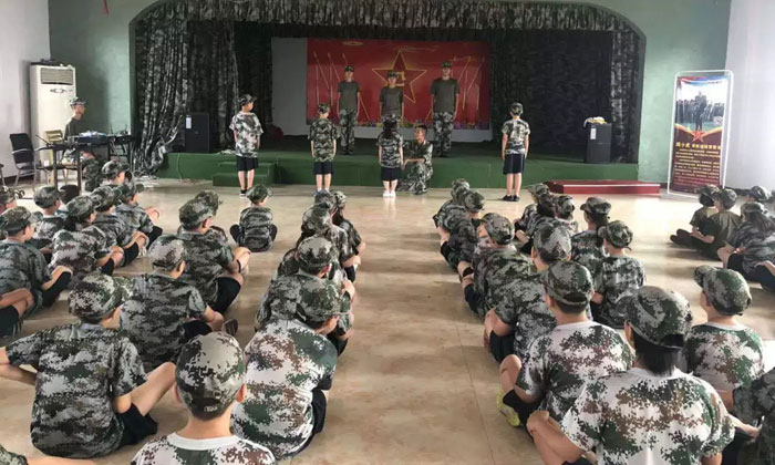 輝煌少年夏令營(yíng)