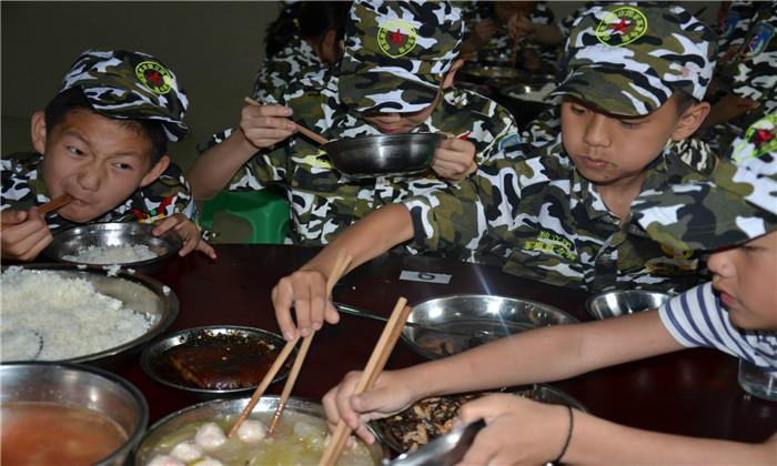  缺乏自律意識(shí)的孩子適合參加景德鎮(zhèn)軍事夏令營(yíng)嗎
