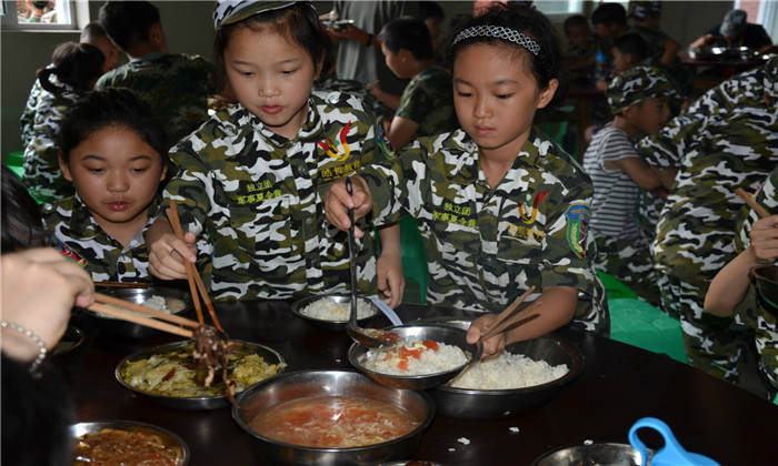 報(bào)名景德鎮(zhèn)軍事夏令營(yíng)需要注意的
