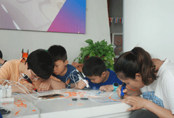 國內(nèi)機器人夏令營怎么選呢？