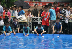 機(jī)器人夏令營體驗純正美國文化