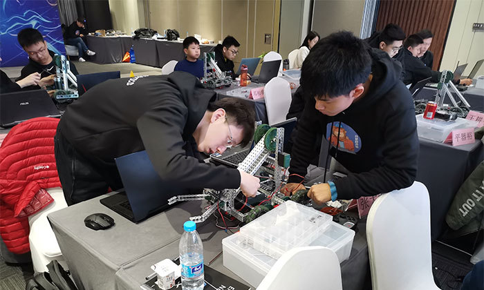 2020值得推薦的機器人夏令營課程有哪些？1.jpg