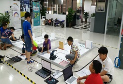 機器人編程夏令營讓孩子們在玩中學(xué)