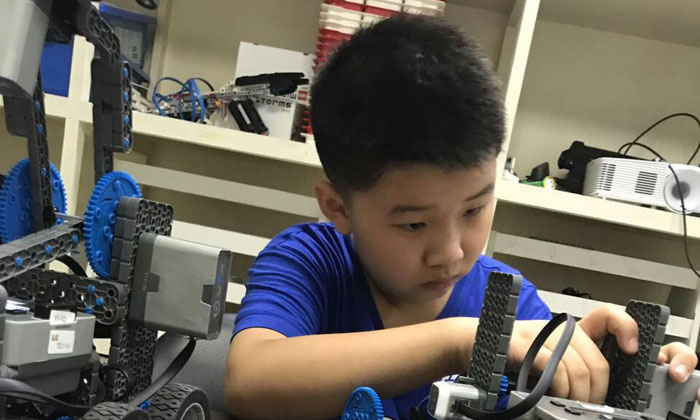 為什么要讓青少年參加機器人夏令營？.jpg