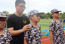 糾正軍姿