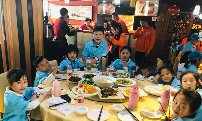 第一天吃飯照片