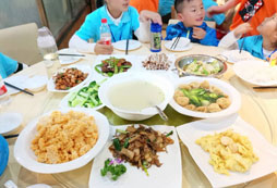 營養(yǎng)午餐