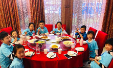 假日小隊(duì)海洋夏令營的食宿條件如何？