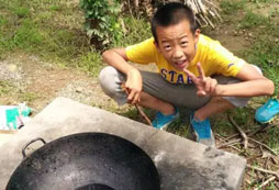 看我們心靈手巧的“大廚們“野炊能力