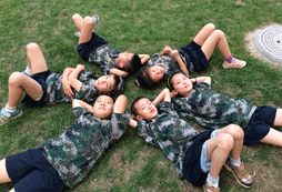 軍事將帥夏令營(yíng)讓孩子受到挫折不再害怕！