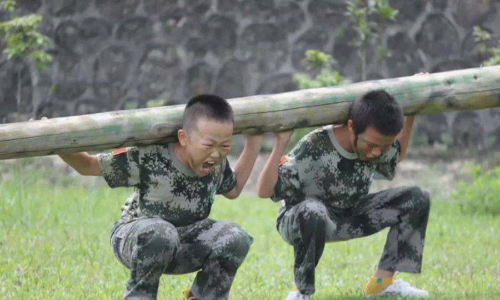 軍旅體驗(yàn)夏令營一般多少錢一個月
