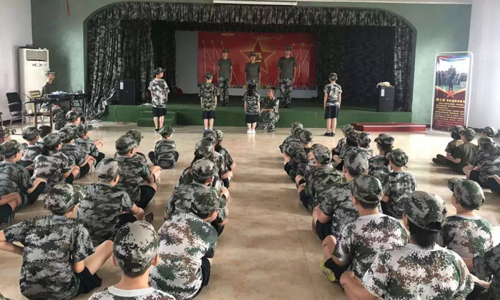 軍旅體驗(yàn)夏令營(yíng)好不好