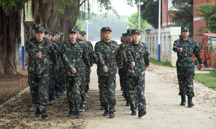 這些軍事夏令營的路線你的孩子一定要參加！4.jpg