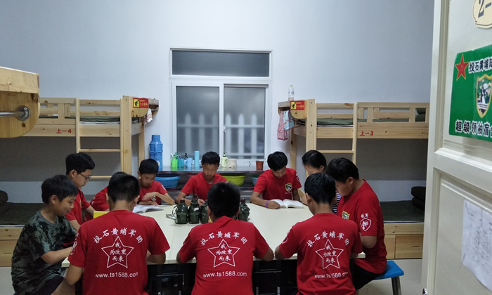 高質(zhì)量軍事夏令營(yíng)有哪些