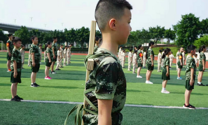 口碑好的軍事夏令營(yíng)