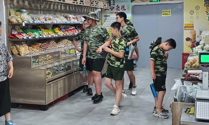 嚴(yán)格的軍事夏令營(yíng)有哪些