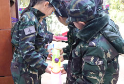 參加軍旅夏令營來一場心與心的互動！