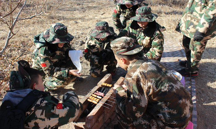 軍事夏令營(yíng).jpg